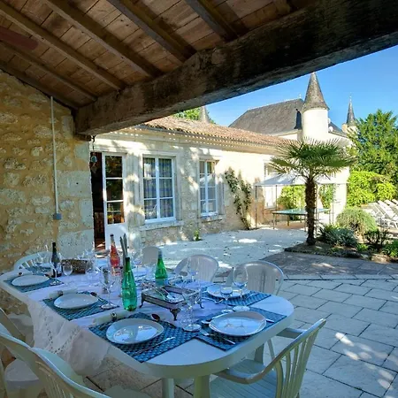 Sleeps 10 Pool Wifi Agnac